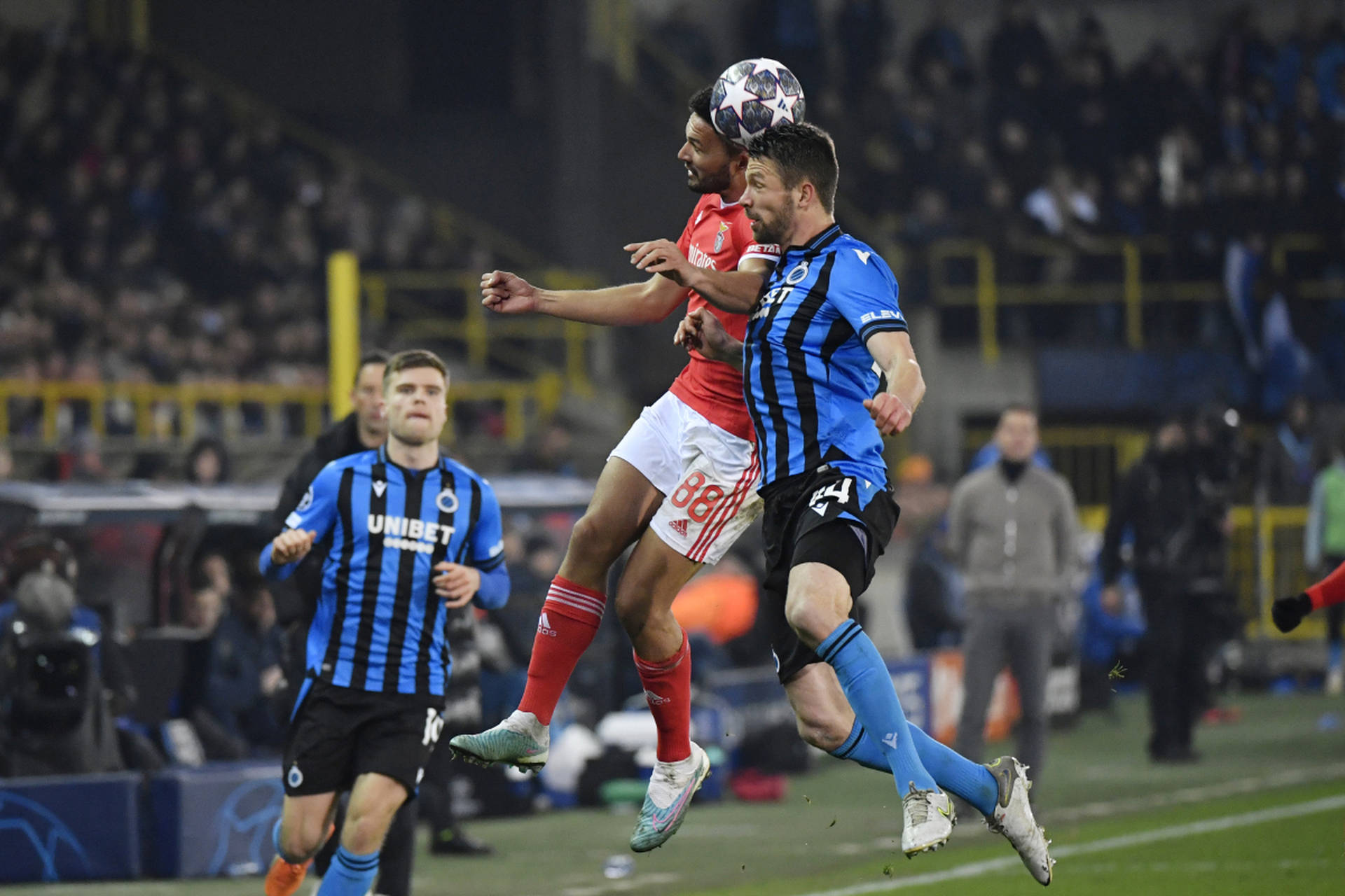 关于今晨足总杯焦点战,曼联完成远射贴柱,引发热议,身体对抗强度拉满的信息 关于今晨足总杯焦点战,曼联完成远射贴柱,引发热议,身体对抗强度拉满的信息