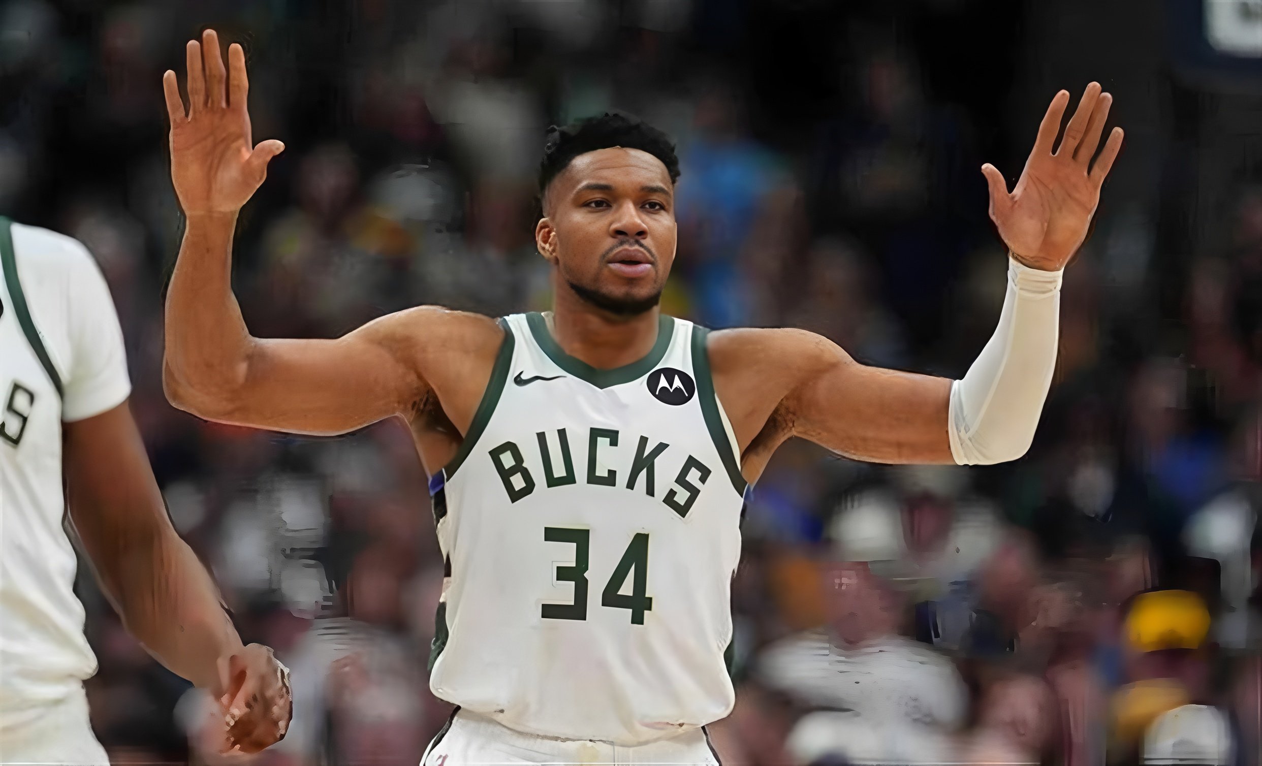 黑白体育-包含字母哥爆冷击败塞尔维亚队，精彩发挥引爆全场！的词条