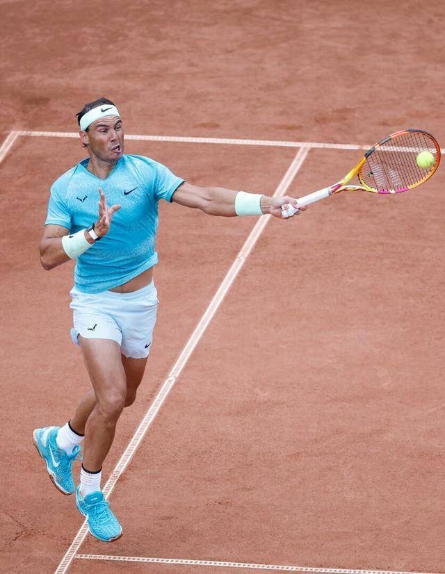 黑白体育直播- 西班牙球员纳达尔 